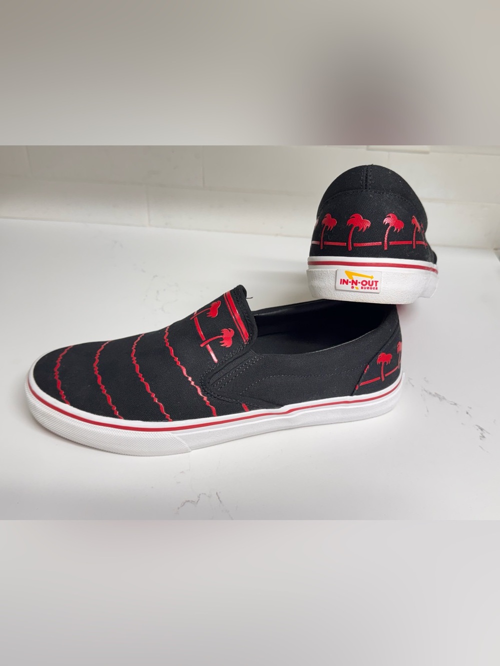 Limited Edition In-N-Out Burger Canvas Black Drink Cup Shoes NEW Size 13 Mens - Picture 2 of 8